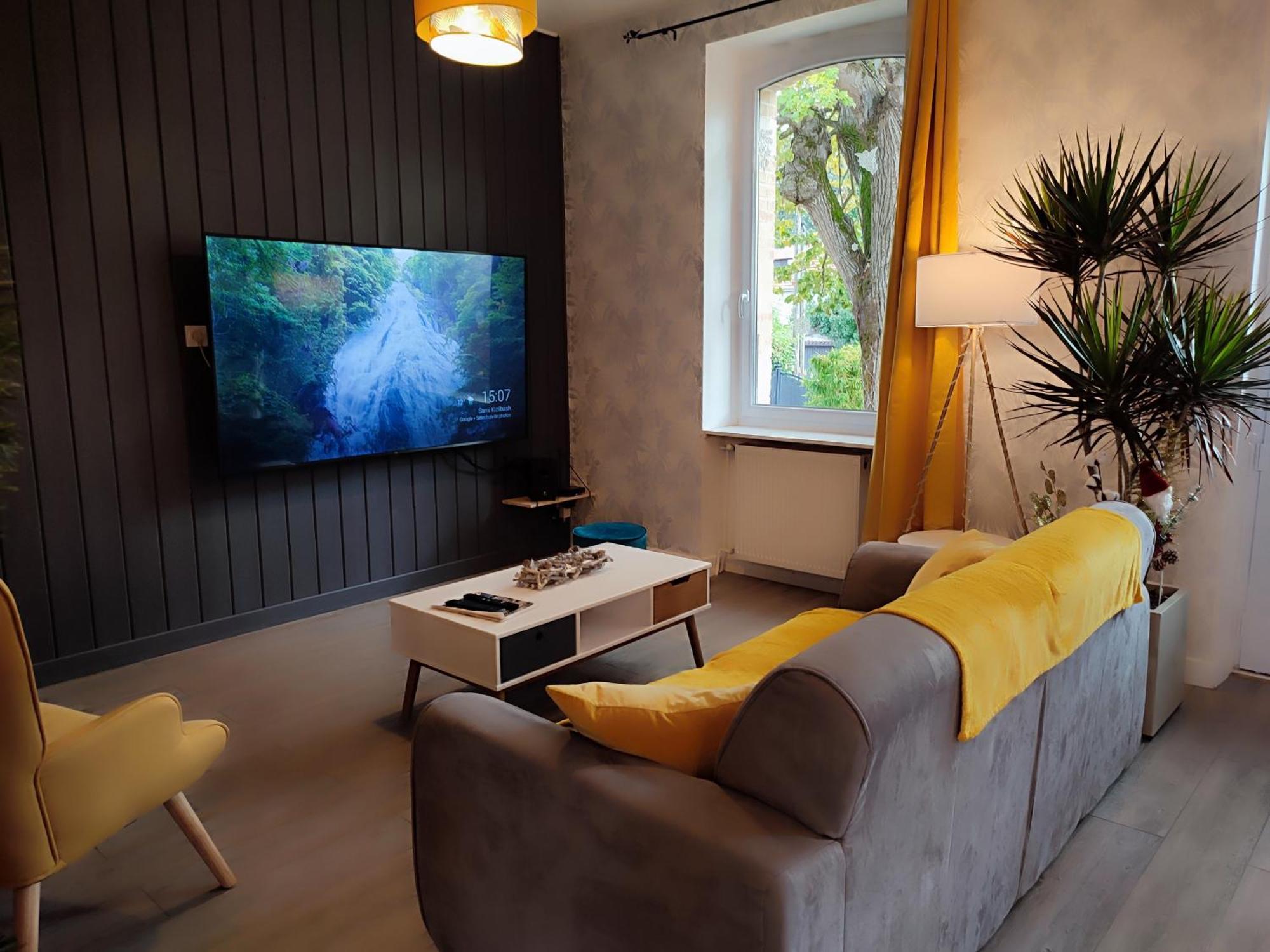 Garona Avec Billard Proche Pyrenees Holiday home